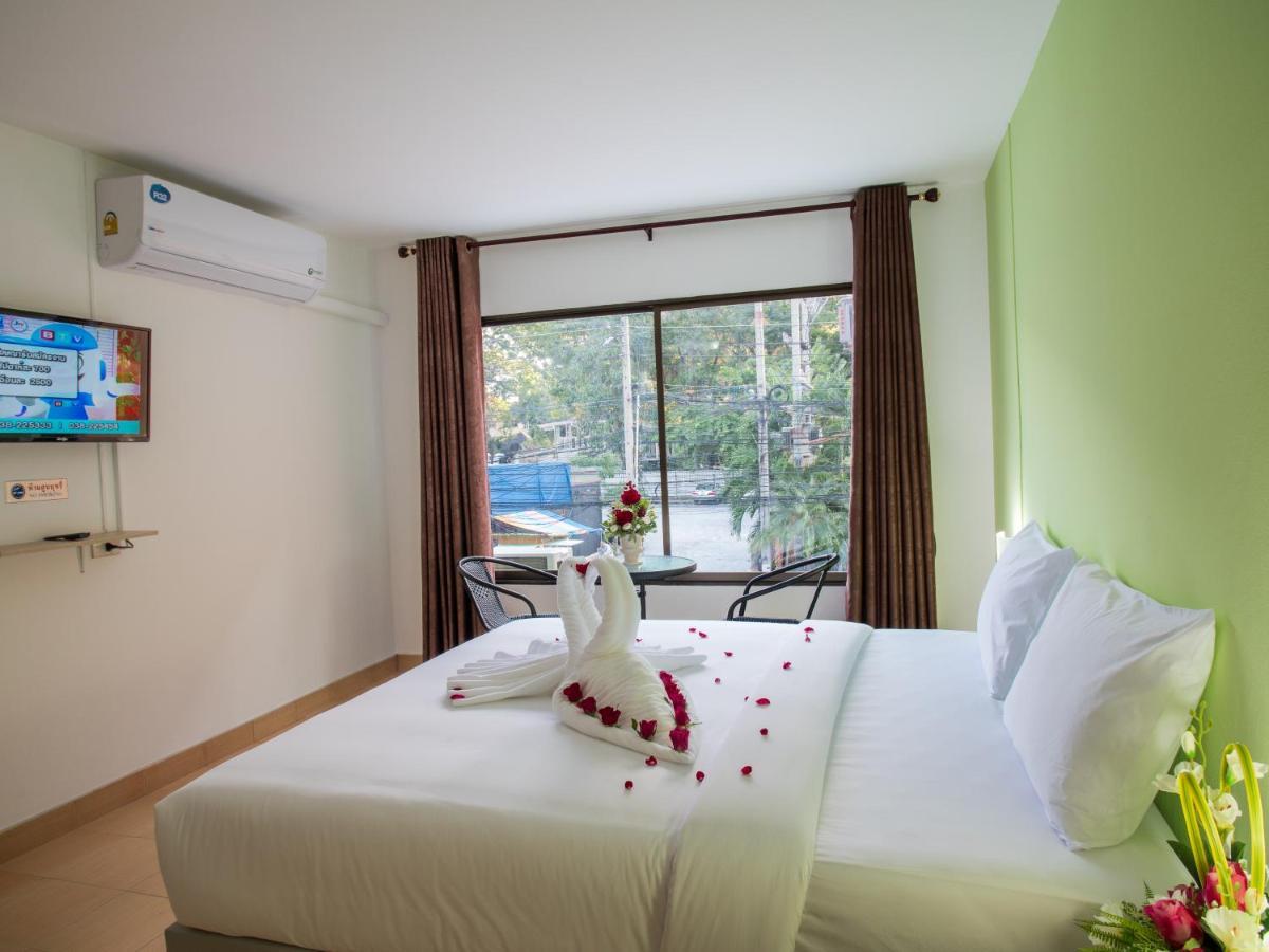 Tj Guesthouse Pattaya Exterior photo