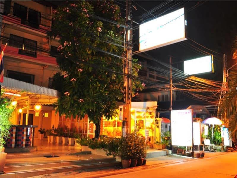 Tj Guesthouse Pattaya Exterior photo